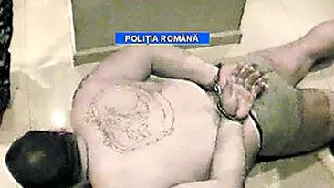 Descinderi in forta la Prahova! Arsenal de razboi in casele romilor