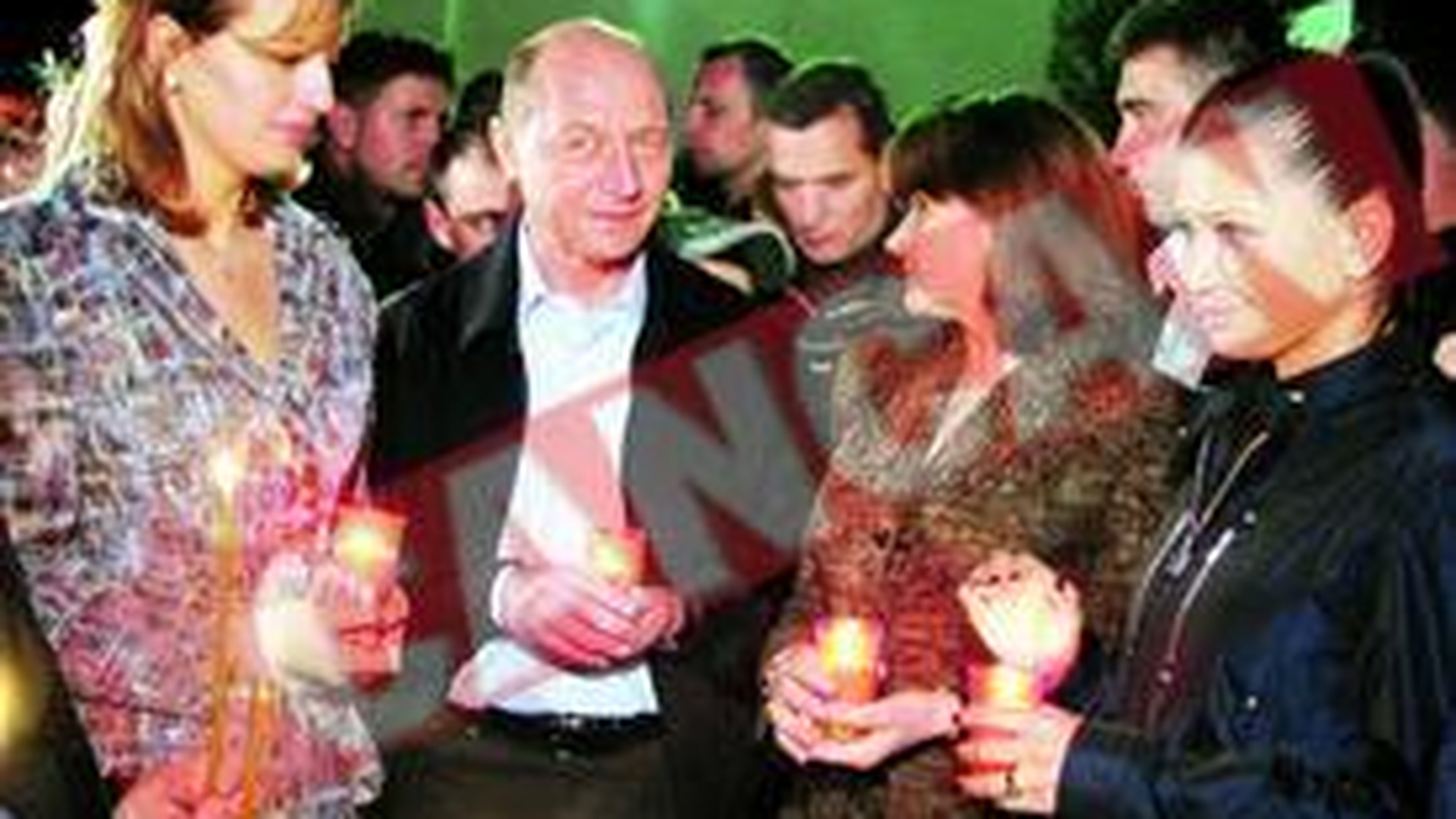 Basescu a dormit in patul lui Ceausescu