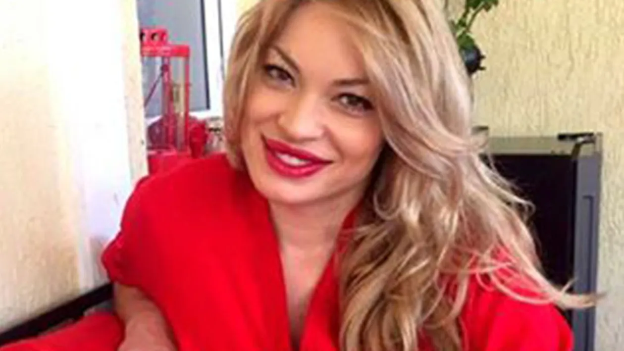 Ce a postat pe Facebook VALENTINA PELINEL înainte să intre în travaliu