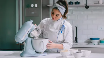 Halucinant! Ce îi punea soția în mâncare unui bărbat. Acesta a aflat după ce a instalat o cameră ascunsă în bucătărie