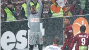 Dolha a ingropat-o pe Dinamo la Cluj