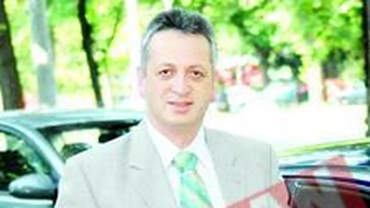 Relu Fenechiu, baronul cu 60 de case