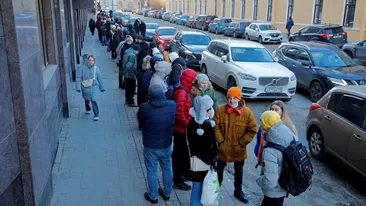 Cum a reacţionat rusul de rând după ce Vladimir Putin a interzis vânzarea de valută către populaţie. Unde s-a dus direct