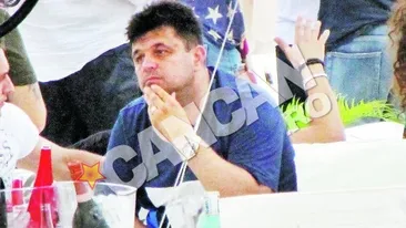 Chiar daca sotia si partidul au pierdut alegerile, el o tine din chef in chef pe litoral! Politicianul Capatana face nopti albe la Marea Neagra