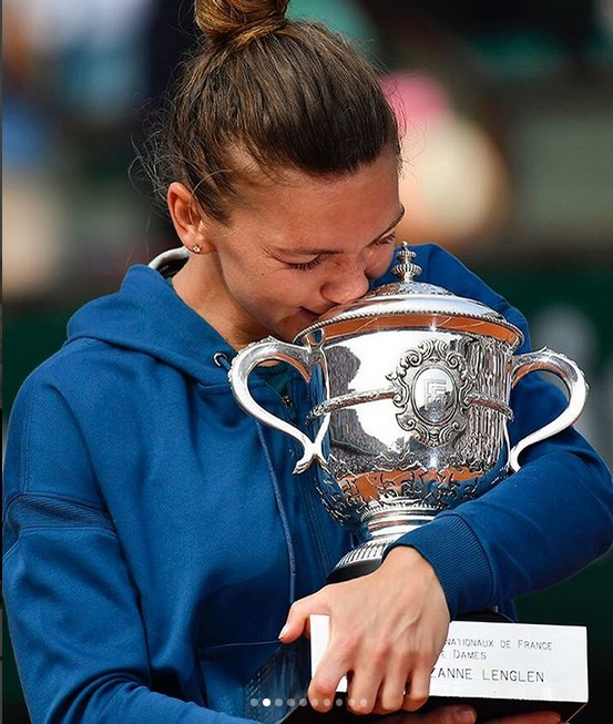 Reacția lui Brigitte Sfăt după ce Simona Halep a fost umilită de publicația Charlie Hebdo. “Această nesimțire…”