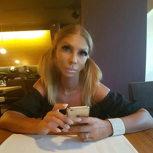 ”Prinţesa Îngheţatei” este adepta unui look super-exotic