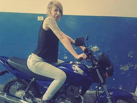 Adelina se despărțise de prietenele ei cu câteva minute înainte de a fi acostată