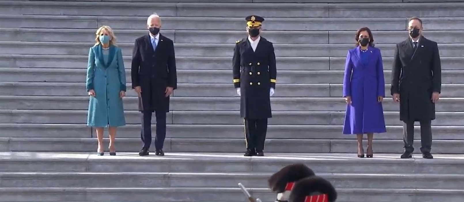 Jill Biden, apariția ravisantă la ceremonia de învestire a soțului ei în funcţia de preşedinte al SUA. Melania Trump a încălcat tradiţia transferului puterii | FOTO & VIDEO
