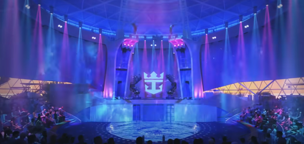 Cum arată cea mai mare navă din lume, Icon of the Seas. Depășește de 5 ori Titanicul și va găzdui aproape 8.000 de oameni