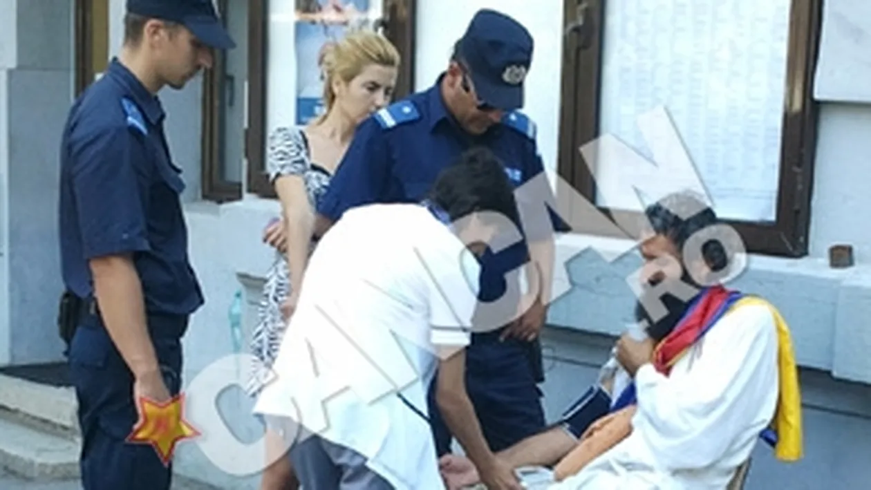 Incidente la sectia de vot unde este asteptat presedintele suspendat Traian Basescu
