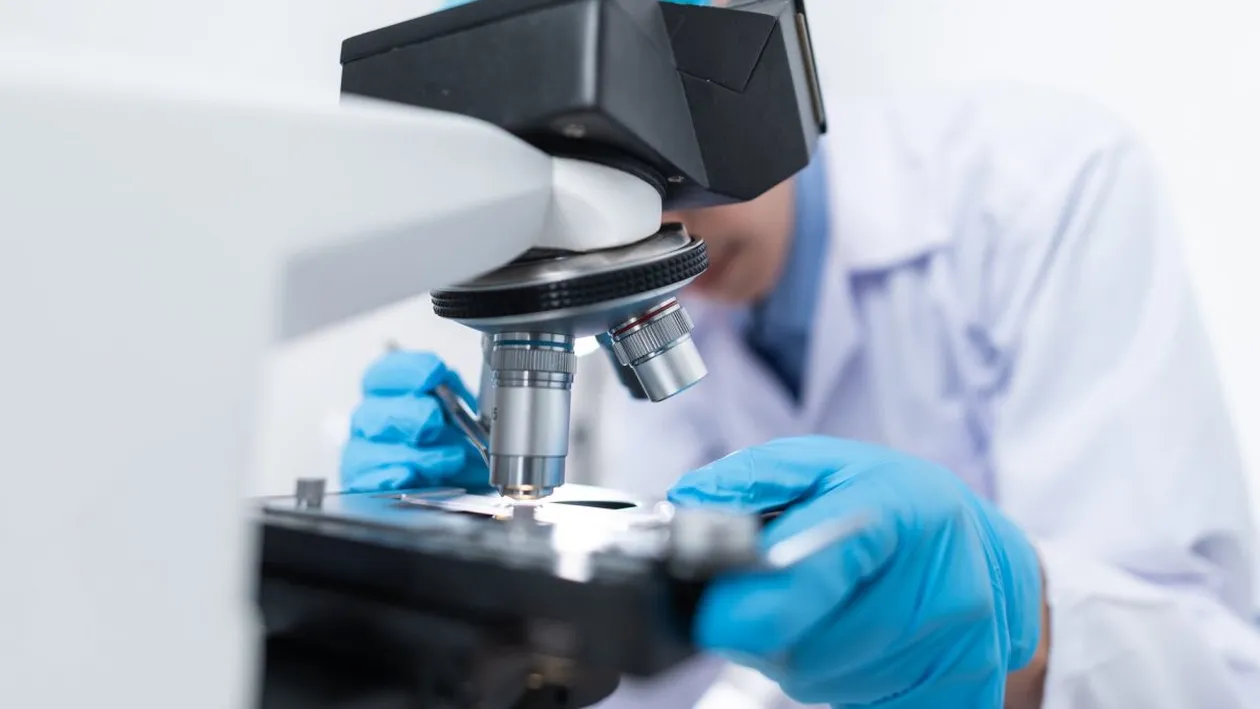 Virusul letal Marburg se răspândește în lume. Cum se transmite și care sunt simptomele acestuia