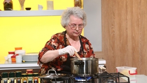 O bunicuță de 83 de ani i-a impresionat pe jurații de la ”Chefi la cuțite”. Ce preparat a gătit
