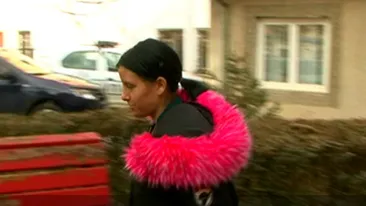 A apărut femeia care și-a abandonat cei doi copii lângă un spital! ”Am fost obligată. Mi-a pus cuțitul la gât”