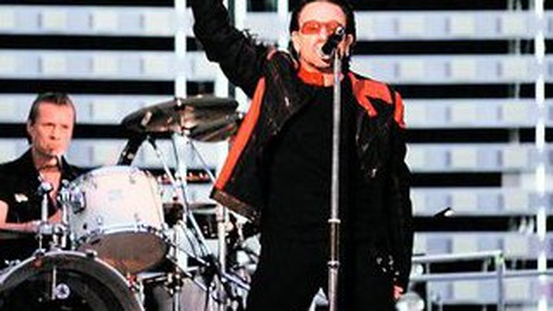 Bono a iesit la "ia-ma, nene"