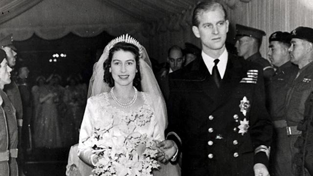 Rochia de mireasă a lui Meghan Markle s-ar putea să nu fie albă