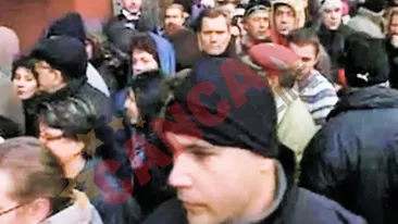 Clientii, calmati cu jandarmeria