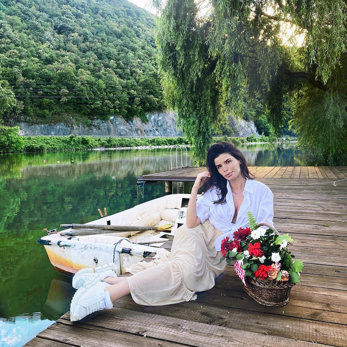 Ioana Filimon, apariție incendiară cu o salopetă ”indecent” de mulată: ”Mama n-a crescut o lașă!”