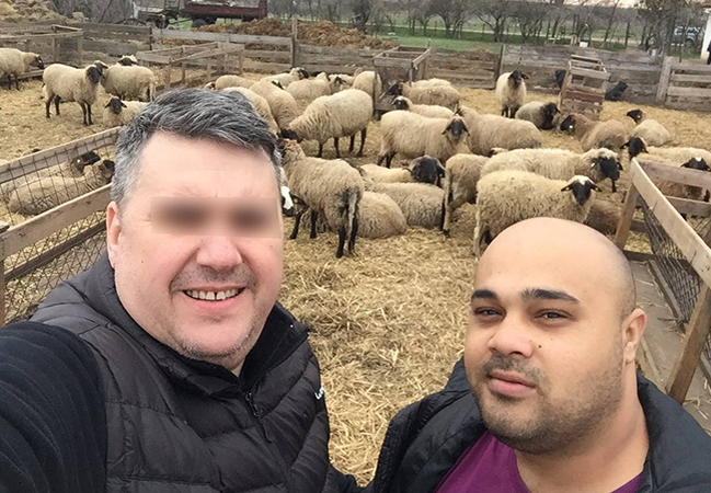 Îţi  mai aduci aminte de Perversu’ de pe Târgu Ocna? Bărbatul a ajuns de nerecunoscut după ce s-a îngrăşat 25 de kilograme