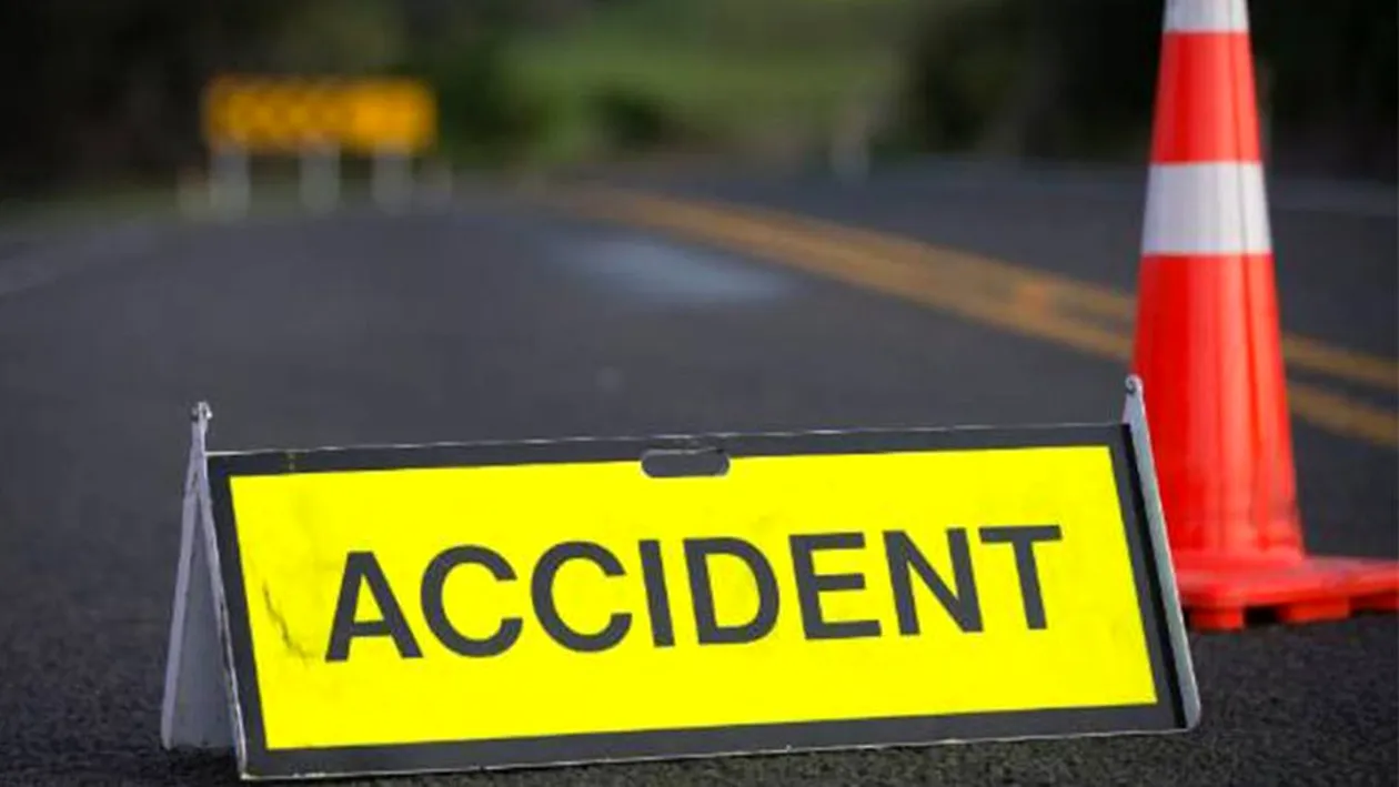 Grav accident în Argeș. Un bărbat a murit după ce mașina în care se afla s-a izbit de un TIR