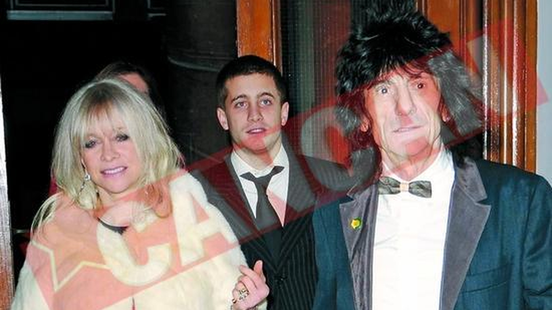 Ronnie Wood, saracit de nevasta