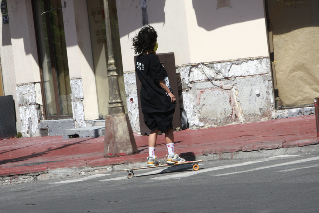 Inna a lăsat mașina pentru skateboard