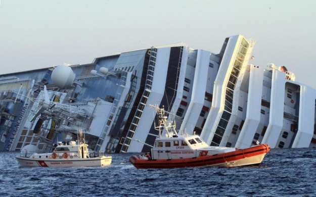 Nava Costa Concordia a naufragiat pe 13 ianuarie 2012