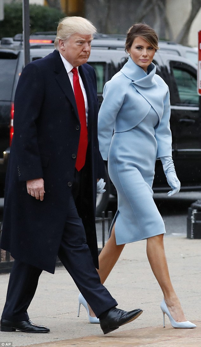 Donald Trump a devenit oficial al 45-lea preşedinte al SUA