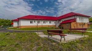 Căminul de bătrâni din Onești va fi evacuat. Ce se întâmplă cu bunicii care nu mai au pe nimeni