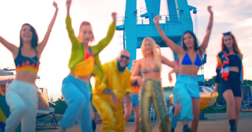 Emily Burghelea, idilă cu Dani Mocanu? Fosta asistentă de la Acces Direct, ipostaze tandre cu manelistul, în cel mai nou videoclip al acestuia. VIDEO