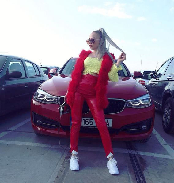 Bernadette, bomba-sexy de la “Puterea dragostei”, dorită de un milionar: “Vreau să o scot la un restaurant și…”