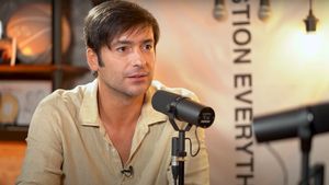 Ce meserie are, de fapt, Radu Vâlcan la baza? Îţi vei schimba complet părerea despre prezentatorul Insula iubirii, de la Antena 1