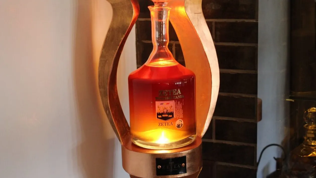 Aceasta e cea mai scumpa palinca din Romania! Pretul unui singur litru este enorm 