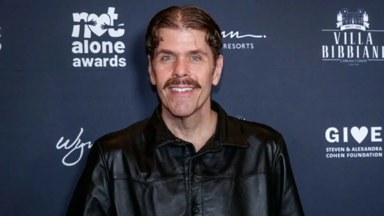 Noi detalii despre starea de sănătate a lui Perez Hilton. Familia spune că „recuperarea va fi de durată”