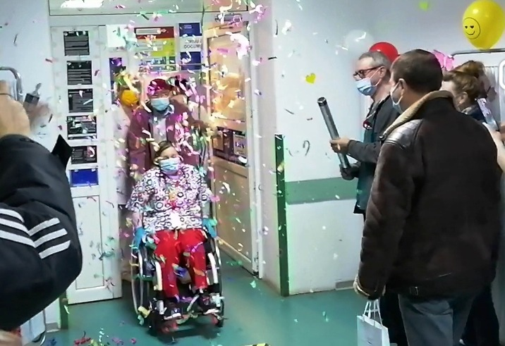 Medicul rănit în accidentul de la Lețcani a revenit la muncă în scaun cu rotile