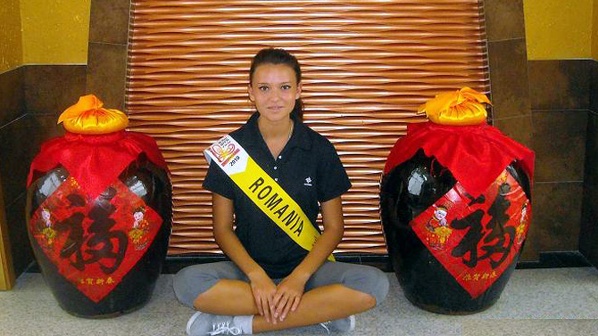 O romanca este "Miss Bikini Queen of the Year International 2010"