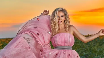 Andreea Bănică a dat cărțile pe față! Câte operații estetice are artista