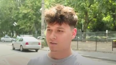 Ce a pățit băiatul din imagine, după ce a adormit la BAC: ”M-au trezit supraveghetoarele în...”