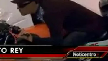 Un barbat mort a fost imbalsamat si asezat pe motocicleta sa la o expozitie!