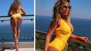Anna Lesko, fotografiată în timp ce se bronza complet dezbrăcată pe balcon