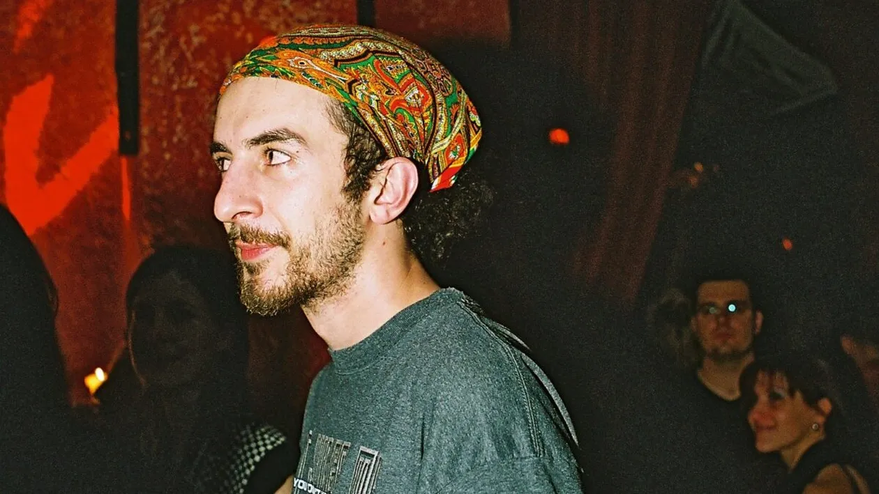 Cum arăta Vlad Craioveanu în anii 2000, când „telefonul-fantomă” a făcut deliciul a sute de mii de români