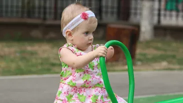 Vreau si eu doua manute!Citeste aici povestea impresionanta a micutei Sara si afla cum poti s-o ajuti!