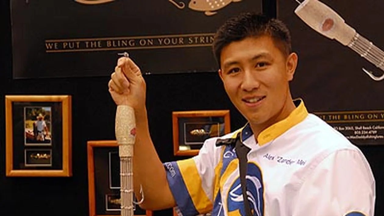 Momeala dupa care toti pescarii vor sari in apa! Este facuta din peste un kilogram de aur si platina!