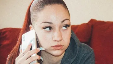 O puștoaică de 15 ani a cheltuit un milion de lire sterline pe gene și unghii false