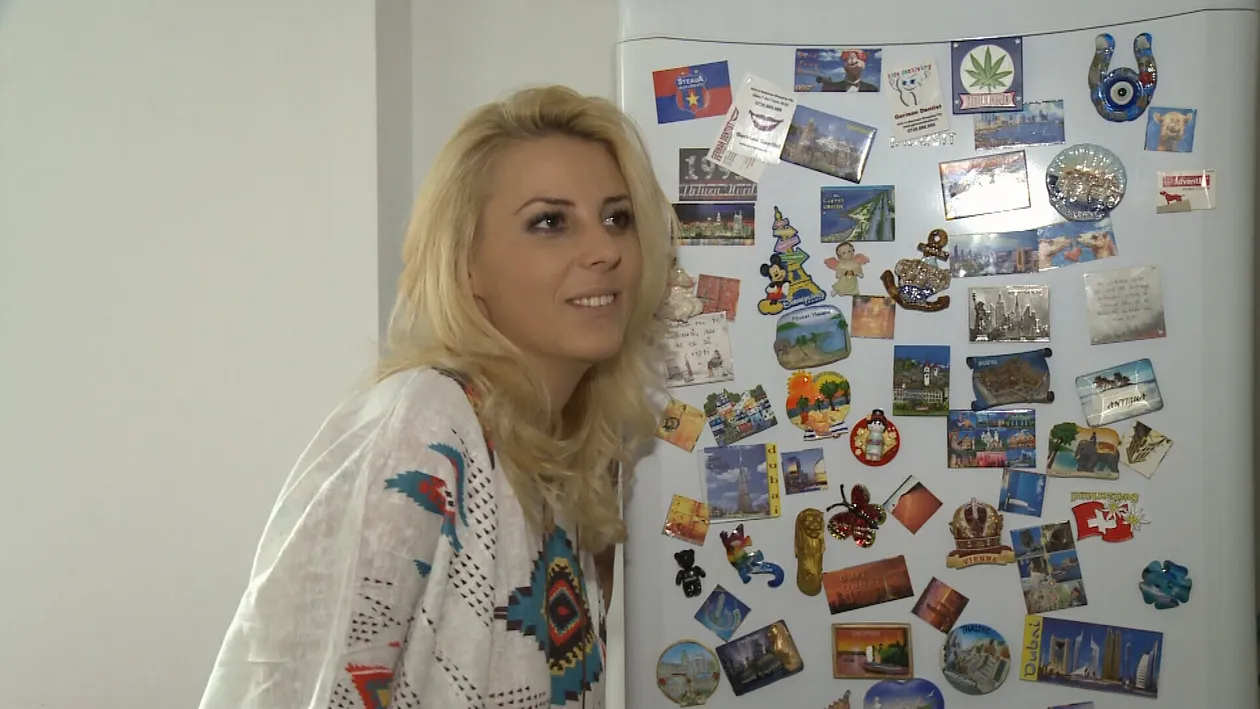 Alina Plugaru s-a facut fata de casa si-i cea mai buna bucatareasa! Vezi cine-i umple congelatorul blondinei...in mod regulat!