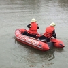 Ce se află în valiza descoperită de pescari pe râul Olt. Polițiștii sunt în alertă maximă