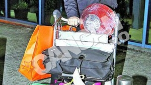 "Nasty", sedinta de shopping fulger in Capitala Modei! Si-a "tras" abajur de boss de la Paris