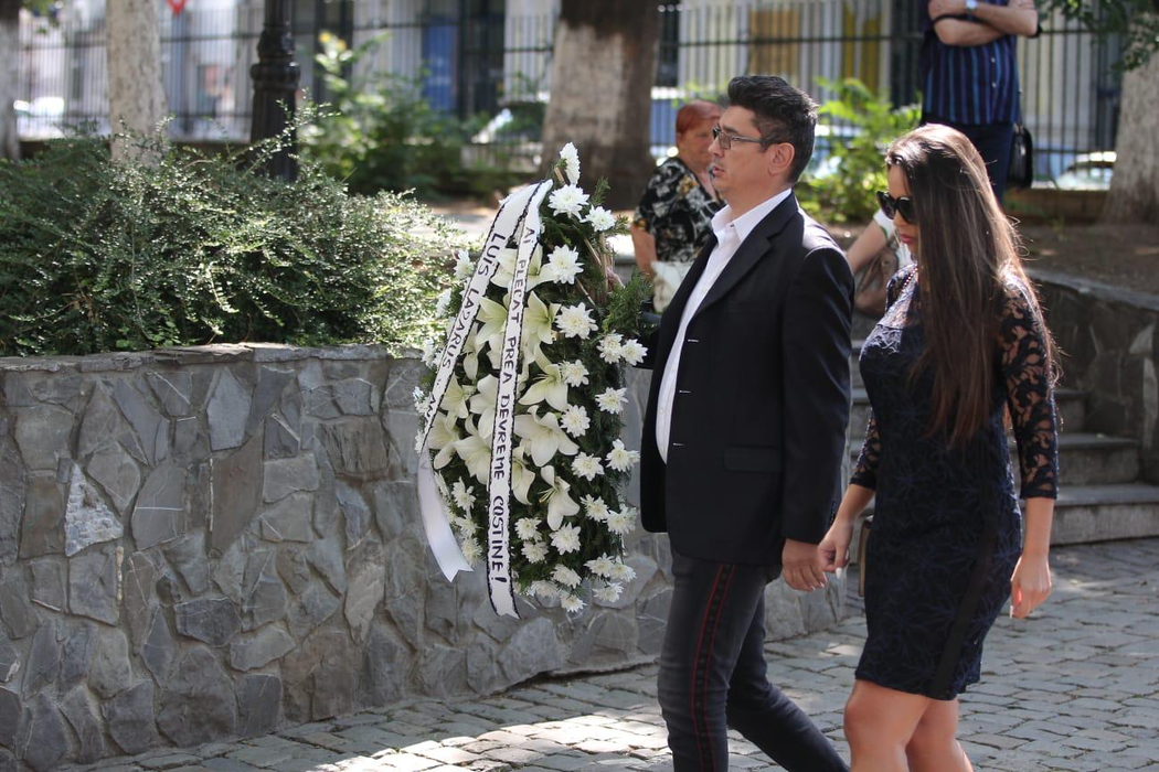 Cu cine şi-a făcut apariţia Luis Lazarus la înmormântarea lui Costin Mărculescu. Mesajul emoţionant: „Prea devreme, Costine”