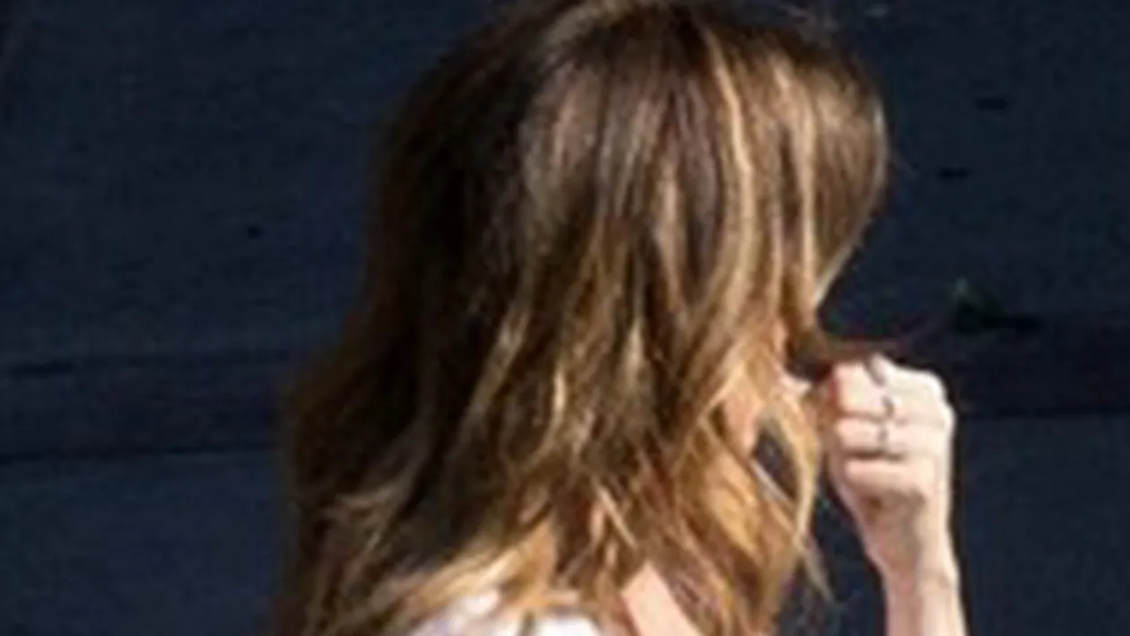 Fotografia care a pus PE JAR presa mondena. E GRAVIDA, dar se desparte de iubitul ei? Imaginea care o da de gol