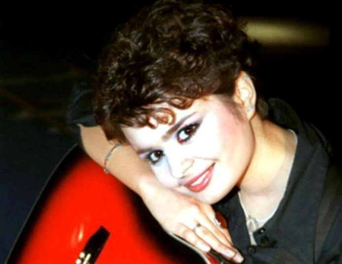 O mai țineți minte pe Ana Maria Georgescu, artista care a lansat melodia “Ochii tăi”? Din ce își câștigă banii în prezent