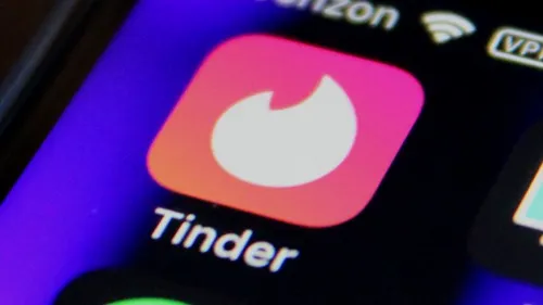 Povestea care a devenit virală! Ce concluzii s-a grăbit să tragă după ce i-a văzut profilul de Tinder. Tânăra a fost șocată